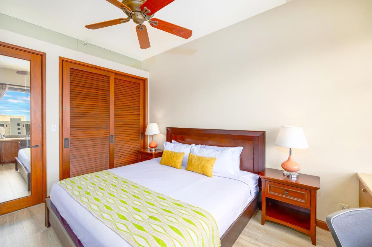 Upscale Penthouse With Ocean Views - Free Parking Daire Honolulu Dış mekan fotoğraf