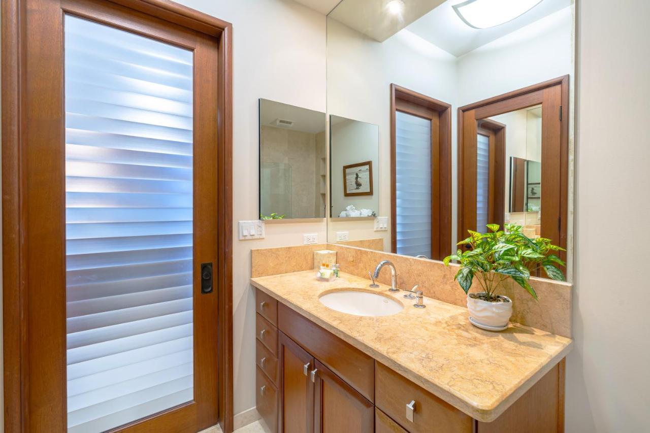 Upscale Penthouse With Ocean Views - Free Parking Daire Honolulu Dış mekan fotoğraf