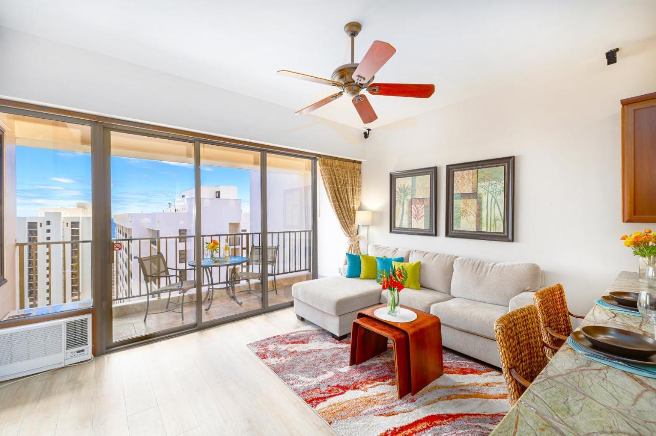 Upscale Penthouse With Ocean Views - Free Parking Daire Honolulu Dış mekan fotoğraf