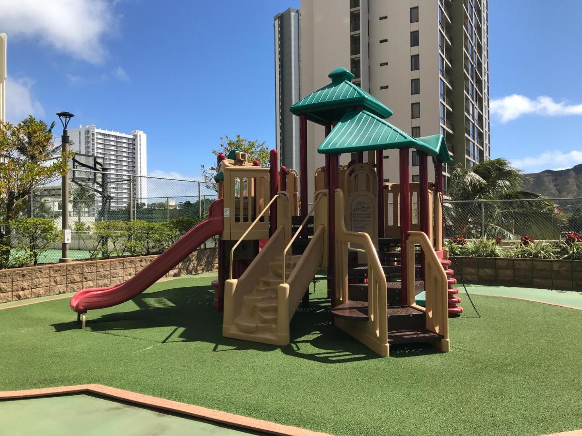 Upscale Penthouse With Ocean Views - Free Parking Daire Honolulu Dış mekan fotoğraf
