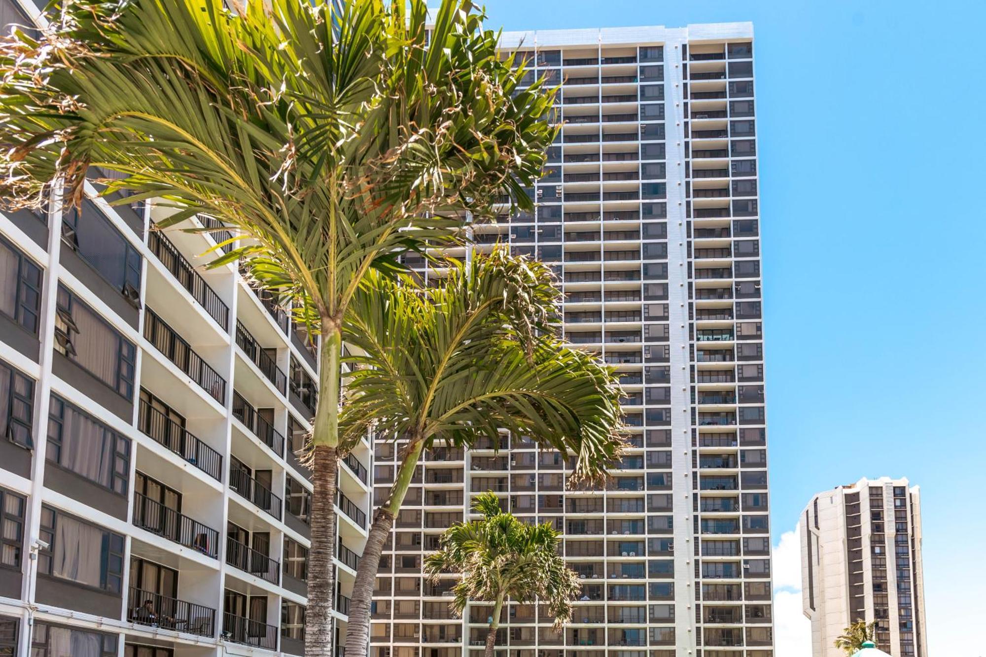 Upscale Penthouse With Ocean Views - Free Parking Daire Honolulu Dış mekan fotoğraf