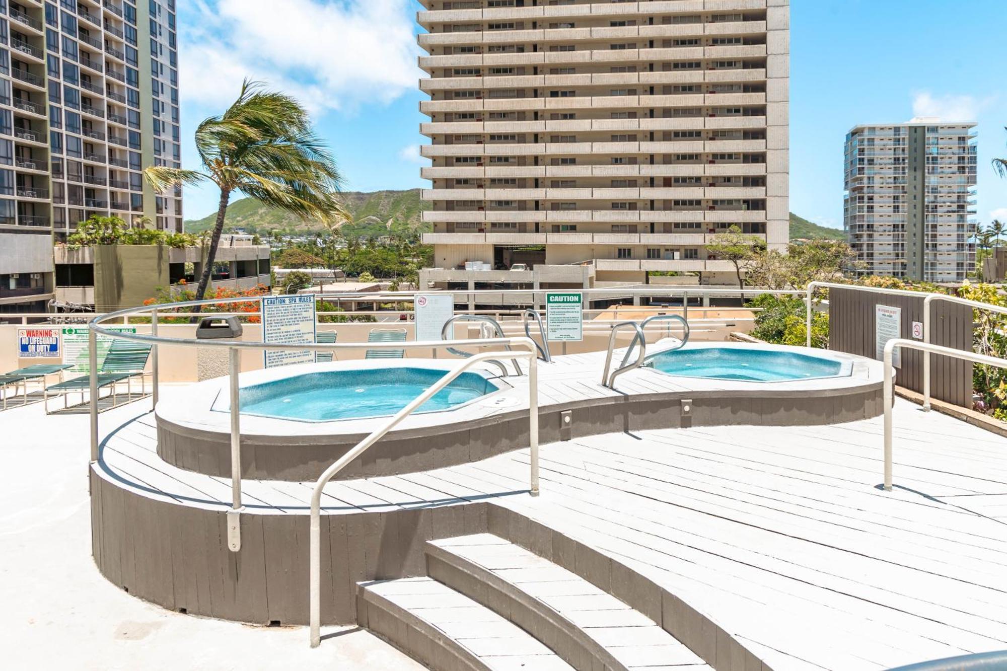 Upscale Penthouse With Ocean Views - Free Parking Daire Honolulu Dış mekan fotoğraf