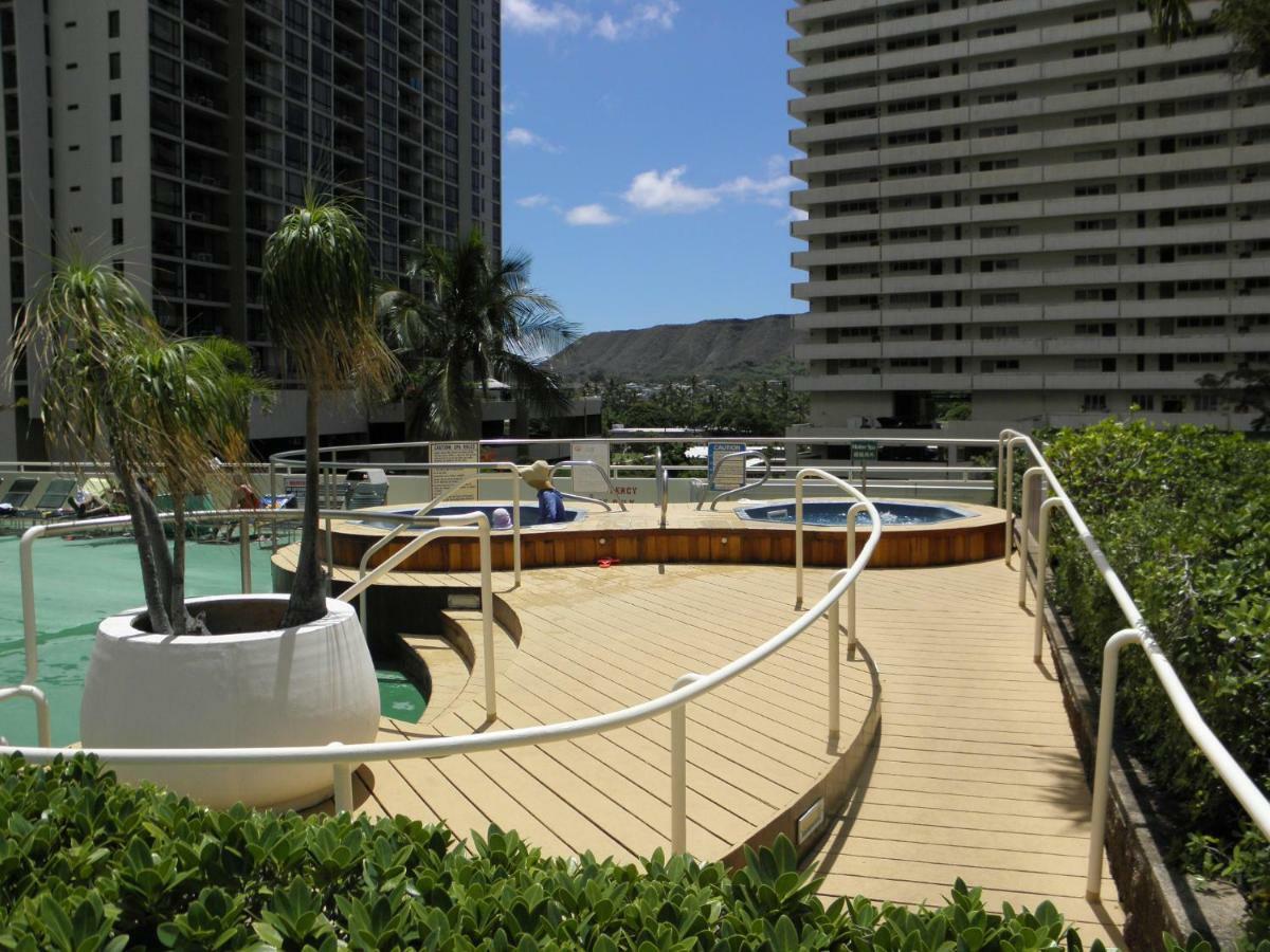 Upscale Penthouse With Ocean Views - Free Parking Daire Honolulu Dış mekan fotoğraf